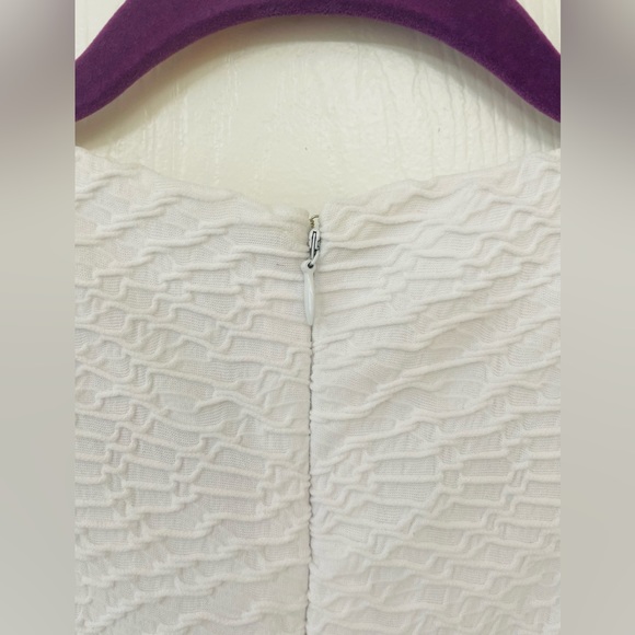 CALVIN KLEIN- NWT, Sz 6 Sleeveless, Solid White Dress With Textured Pattern - Picture 5 of 12